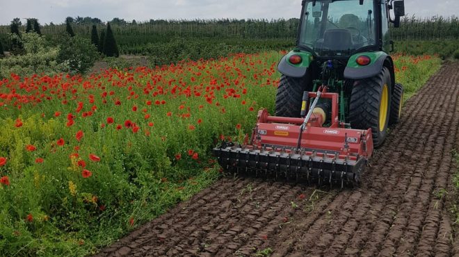 Loonbedrijf van Kleef - Overtop frezen Loonbedrijf van Kleef - Overtop frezen