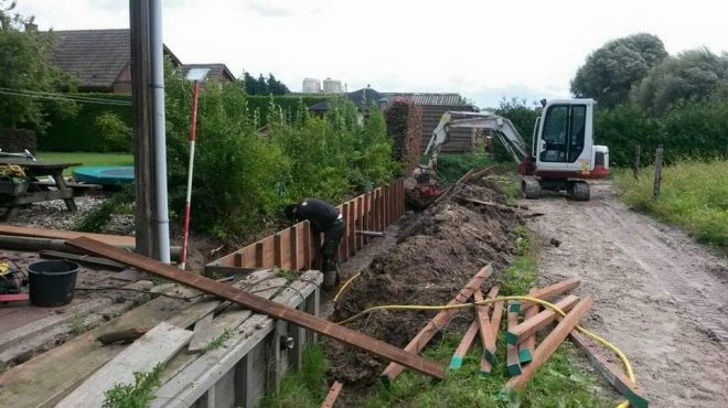 Loonbedrijf van Kleef - beschoeiing aanleggen