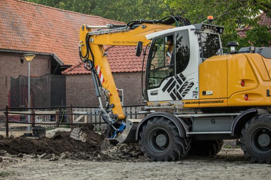 Paardenbak spitten Loonbedrijf van Kleef